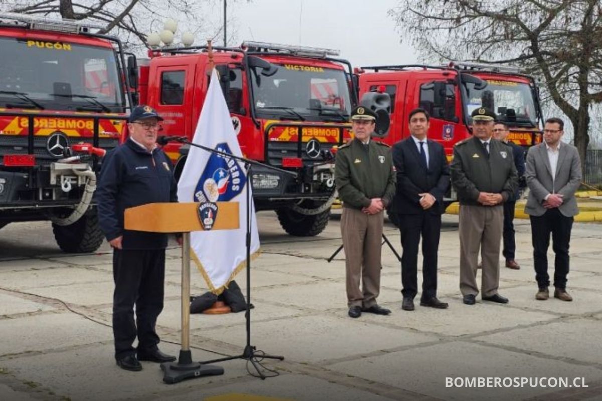 cuerpo de bomberos de pucon recibe carro bomba forestal 14 agosto 2025 junto a otras comunas de la region de la araucania