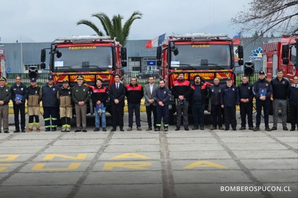 cuerpo de bomberos de pucon recibe carro bomba forestal 14 agosto 2025