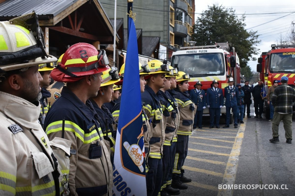 segunda compañia bomberos acreditada recibe nuevo carro forestal pucon